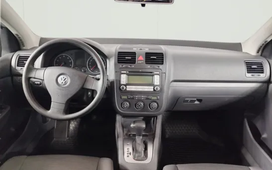 Volkswagen Golf 1.60 автоматическая, фото №1